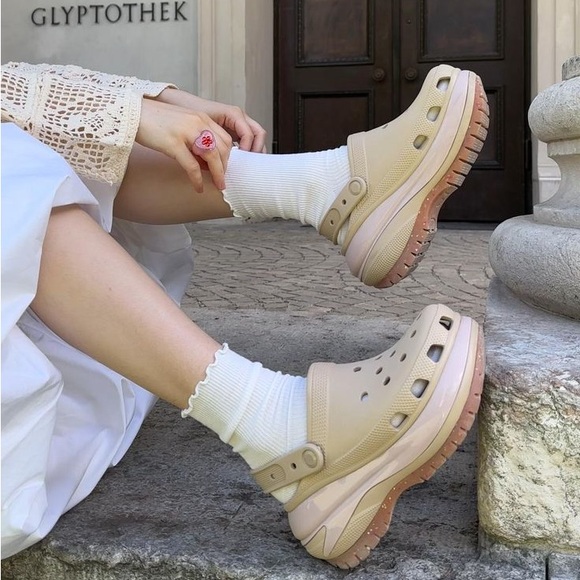 Crocs Unisex-Adult Mega Crush Clog Women Size 6 - Picture 2 of 10